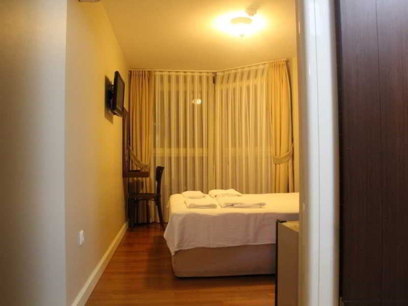 Mono Suites