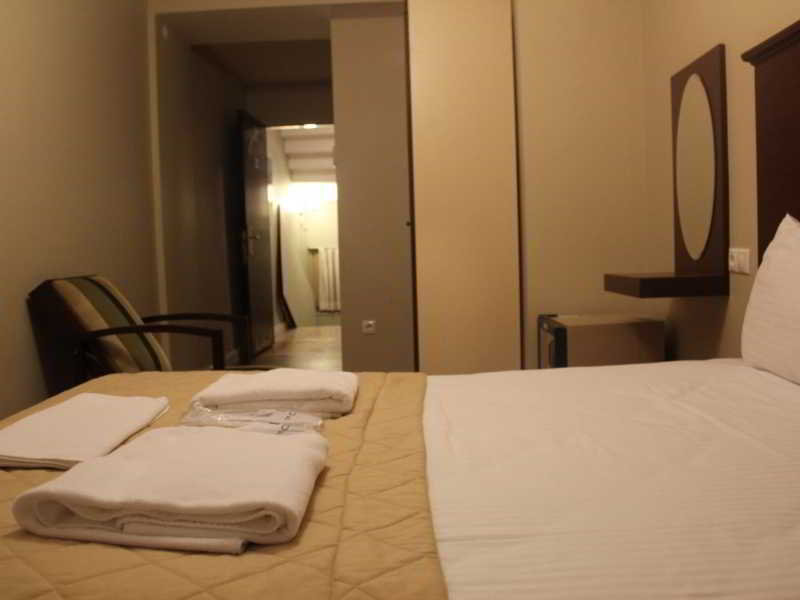 Mono Suites