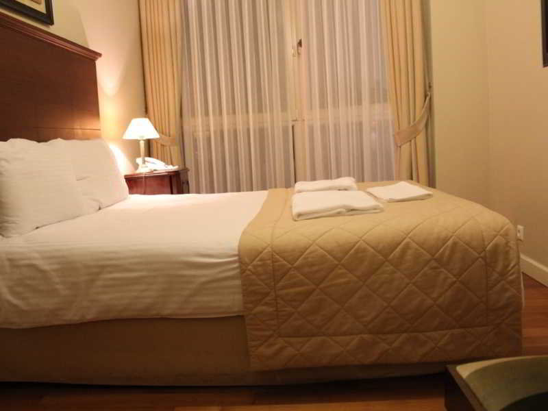 Mono Suites