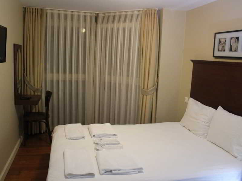 Mono Suites