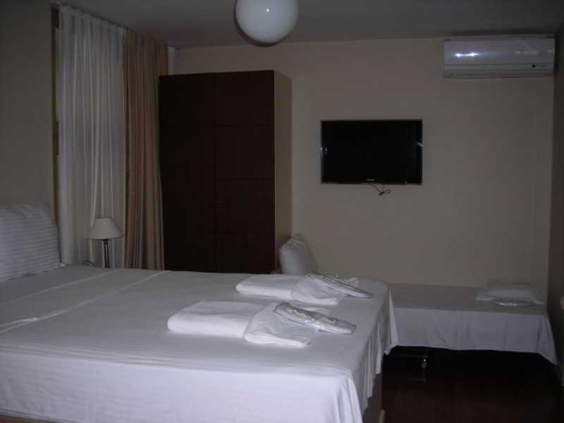 Mono Suites