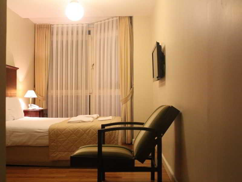 Mono Suites