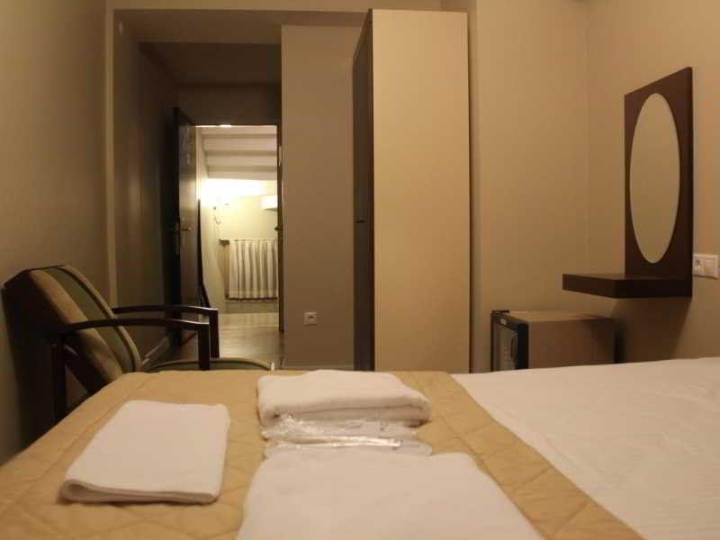Mono Suites