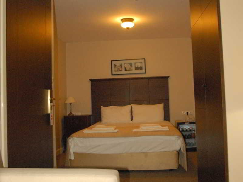 Mono Suites