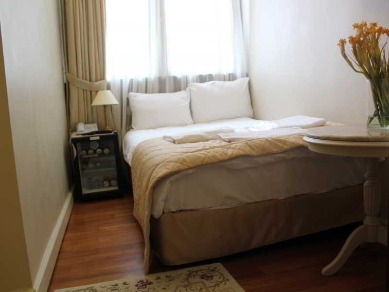 Mono Suites