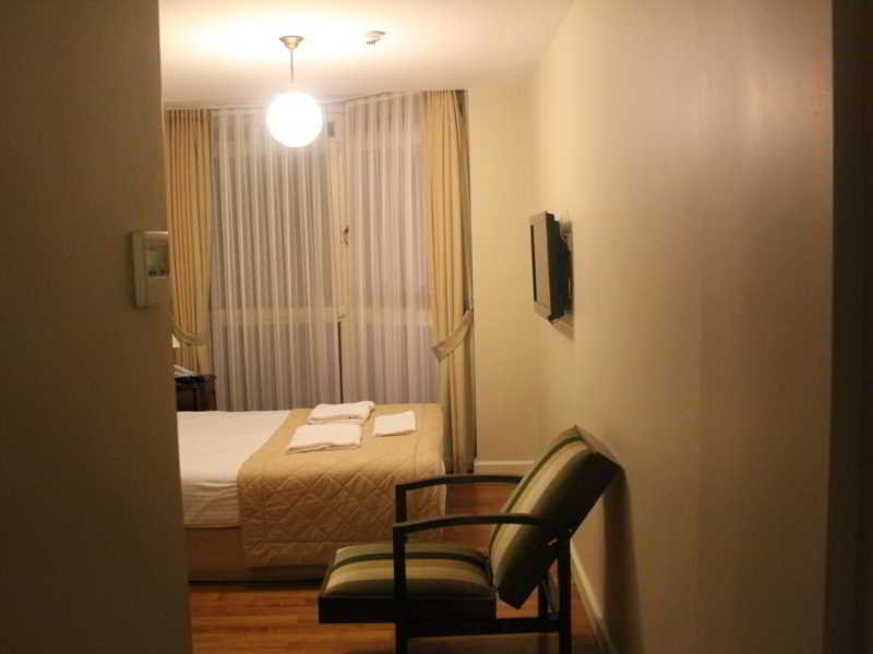 Mono Suites