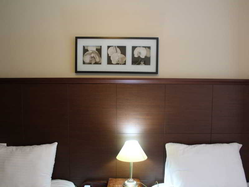 Mono Suites