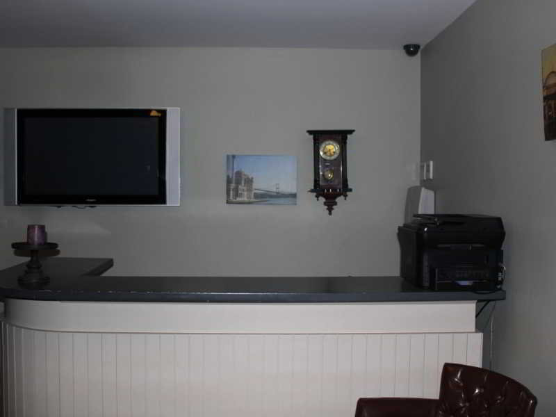 Mono Suites