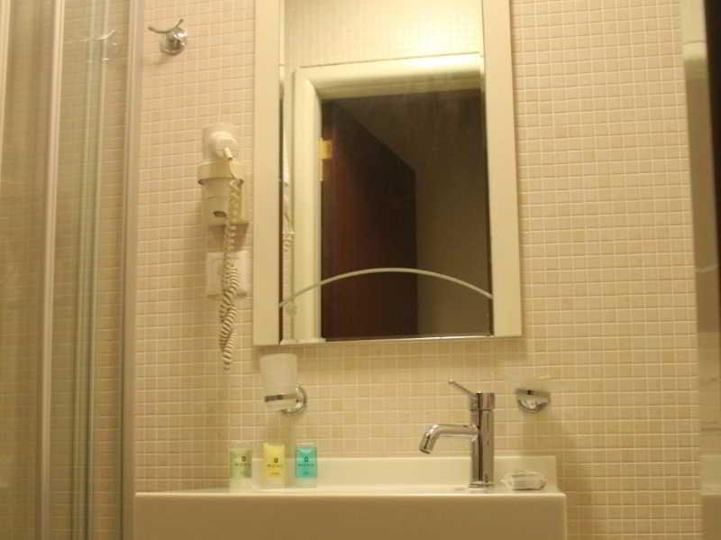 Mono Suites