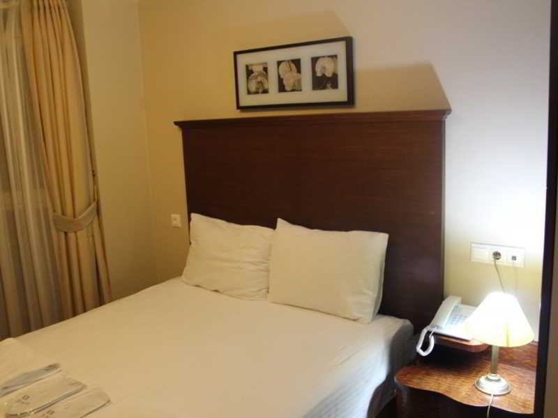 Mono Suites