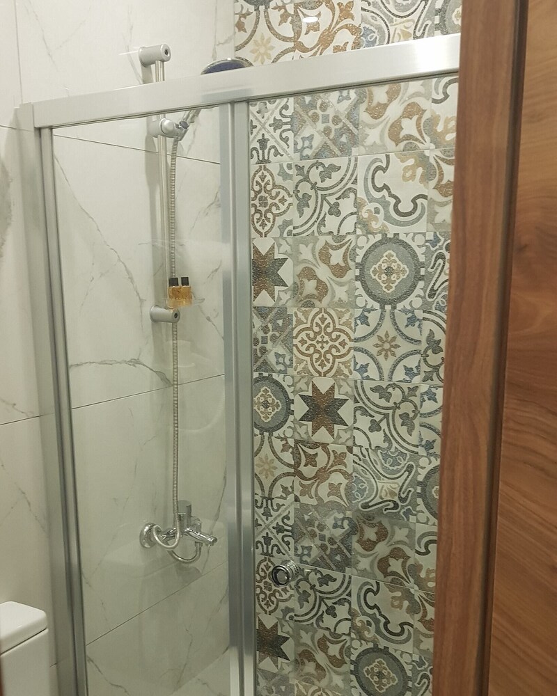 Moonlight Hotel & Hostel