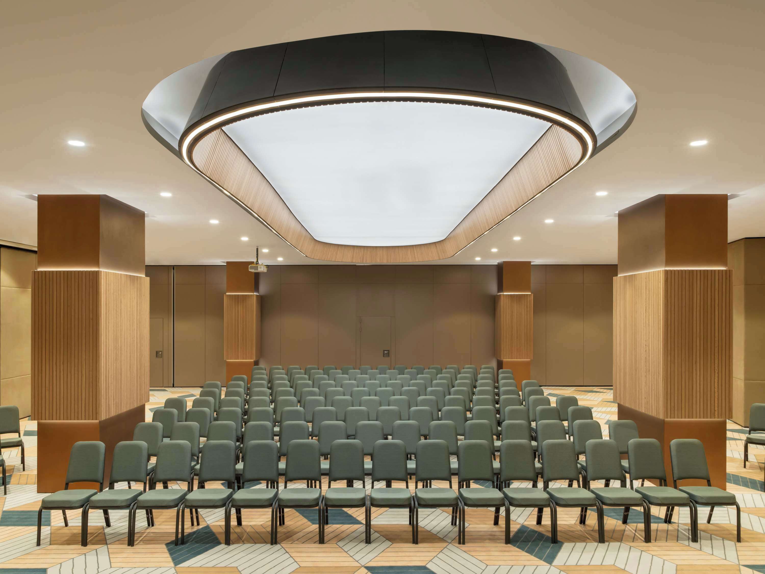 Mövenpick Hotel Istanbul Marmara Sea