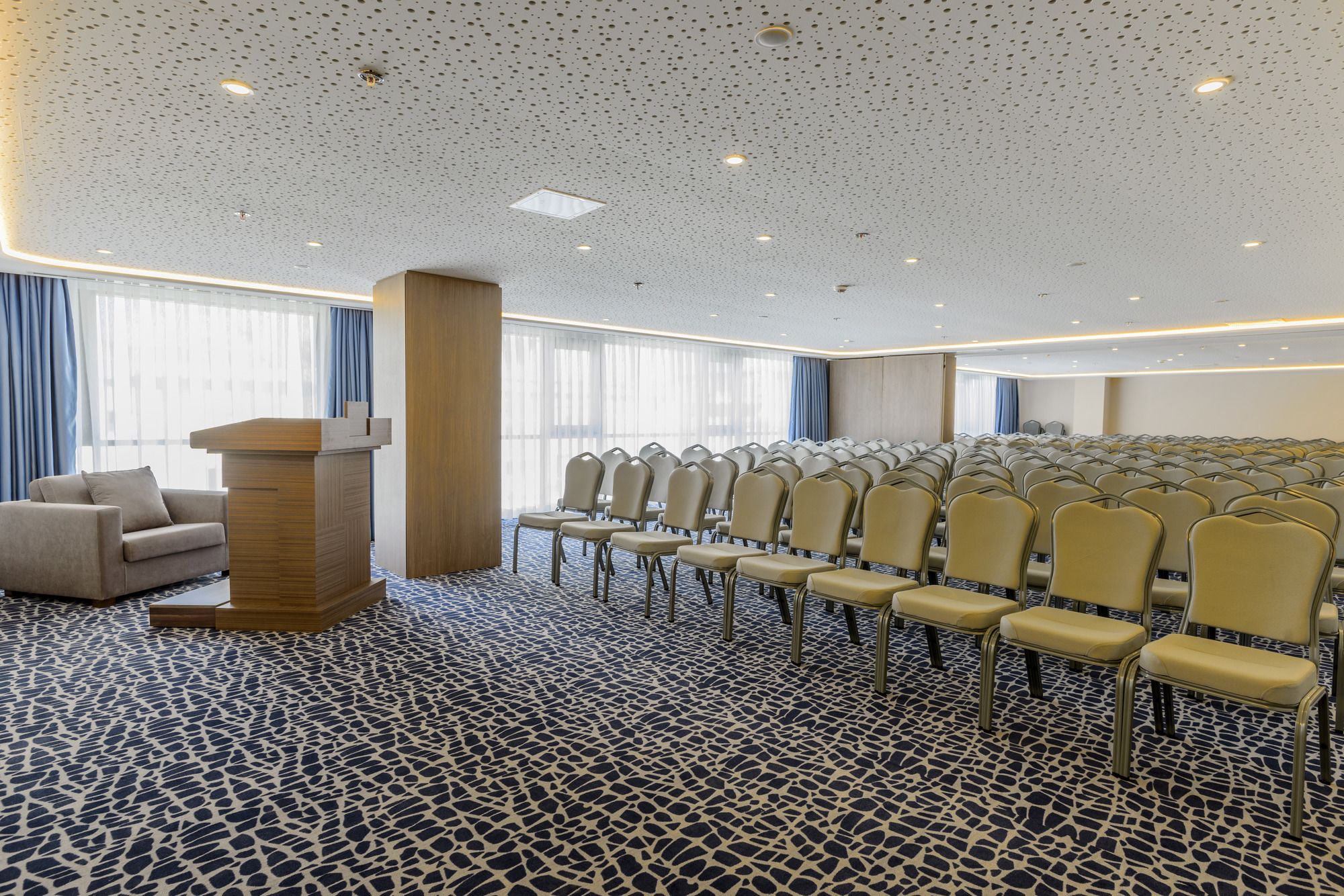 Nearport Hotel