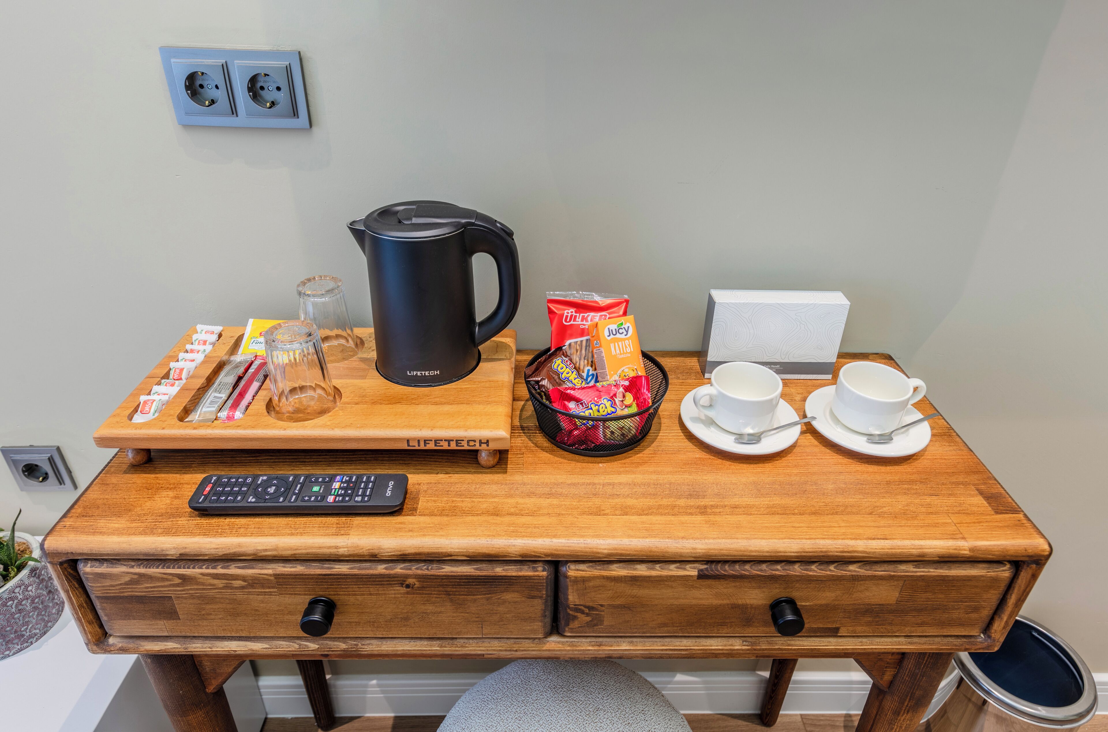 Nenessa Airport Hotel