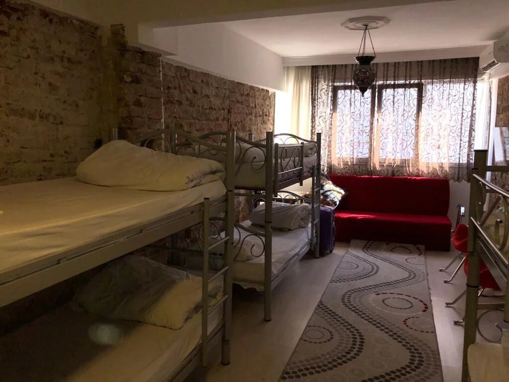 Istanbul Guesthouse & Hostel