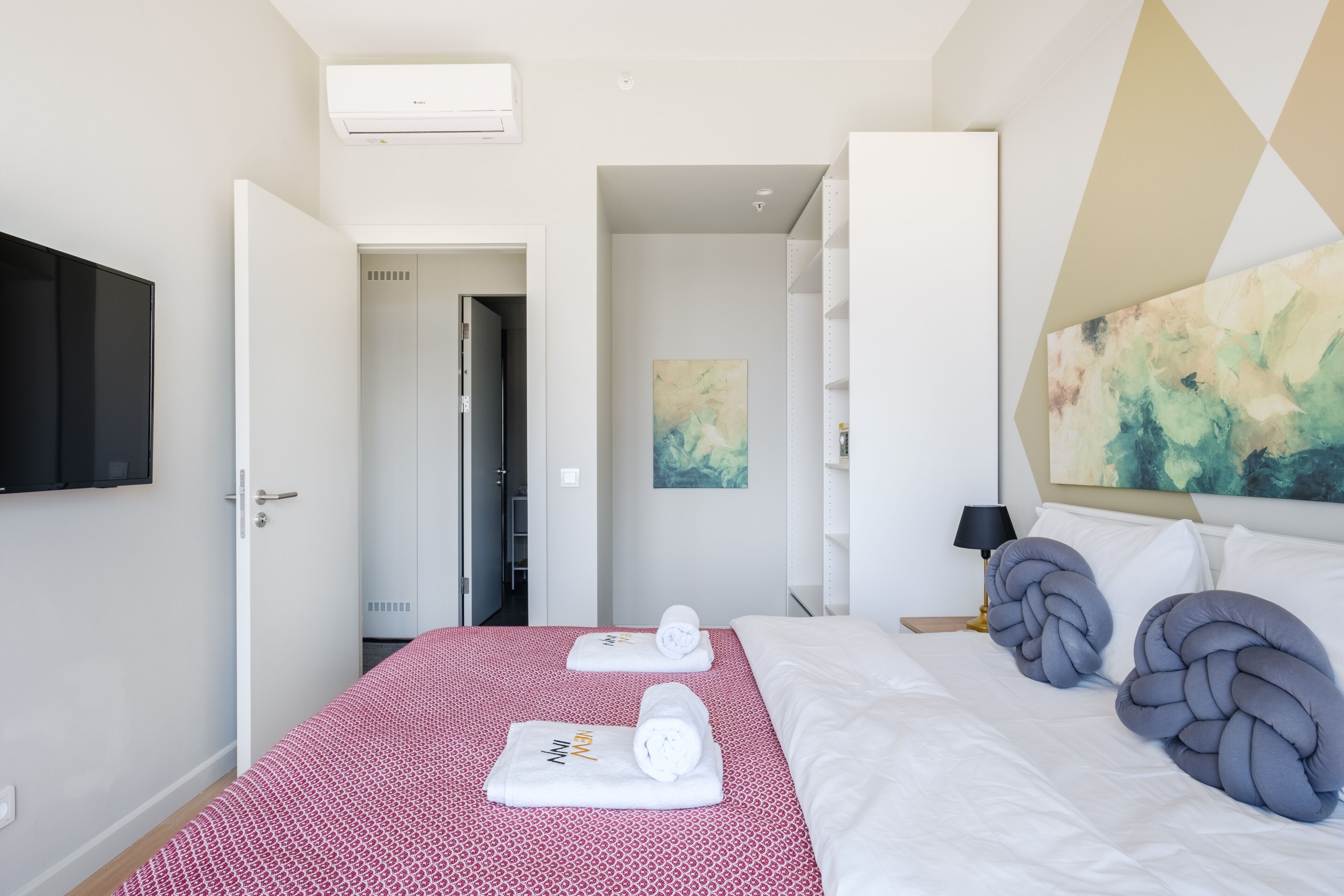 Roya Nova by New Inn