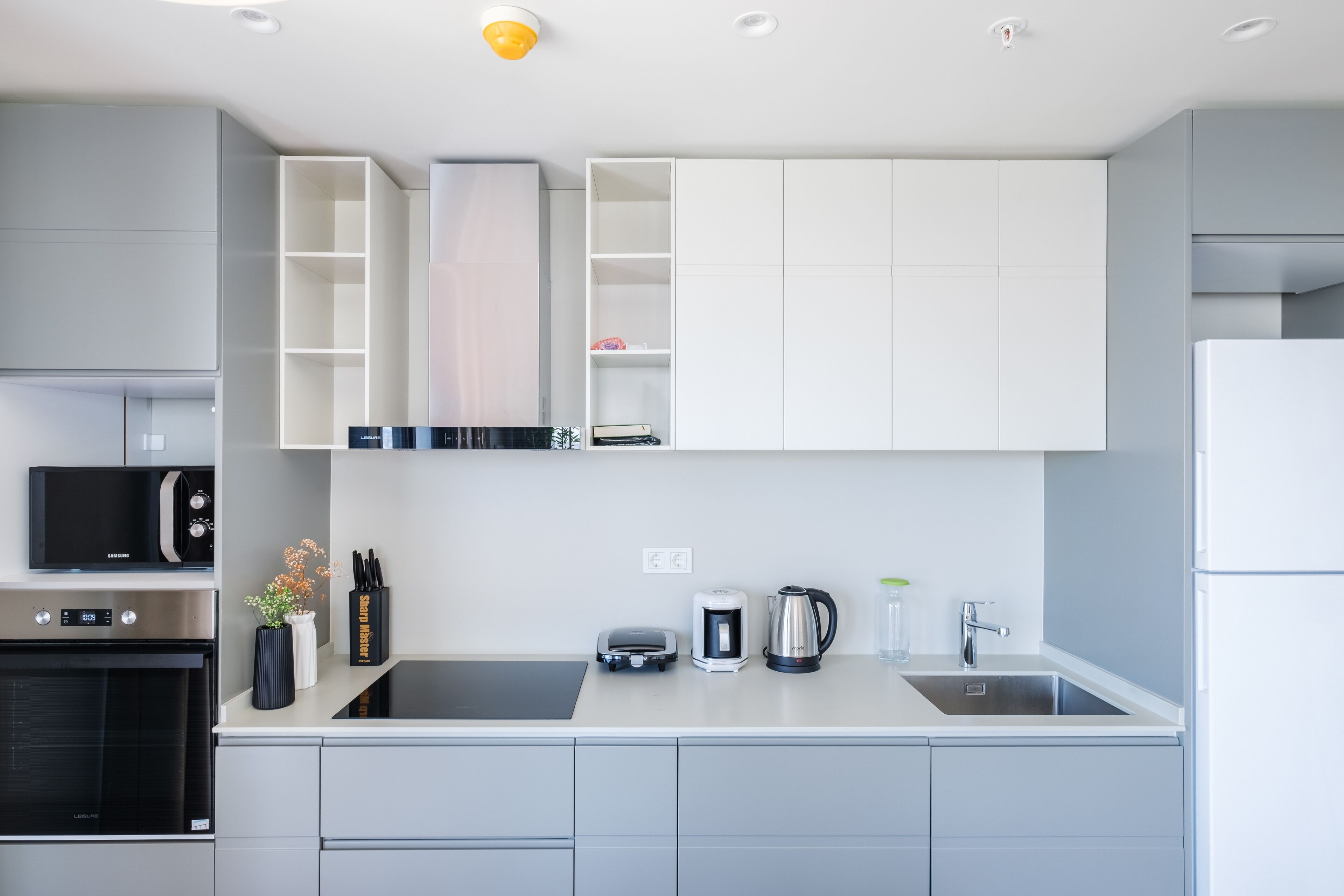 Roya Nova by New Inn