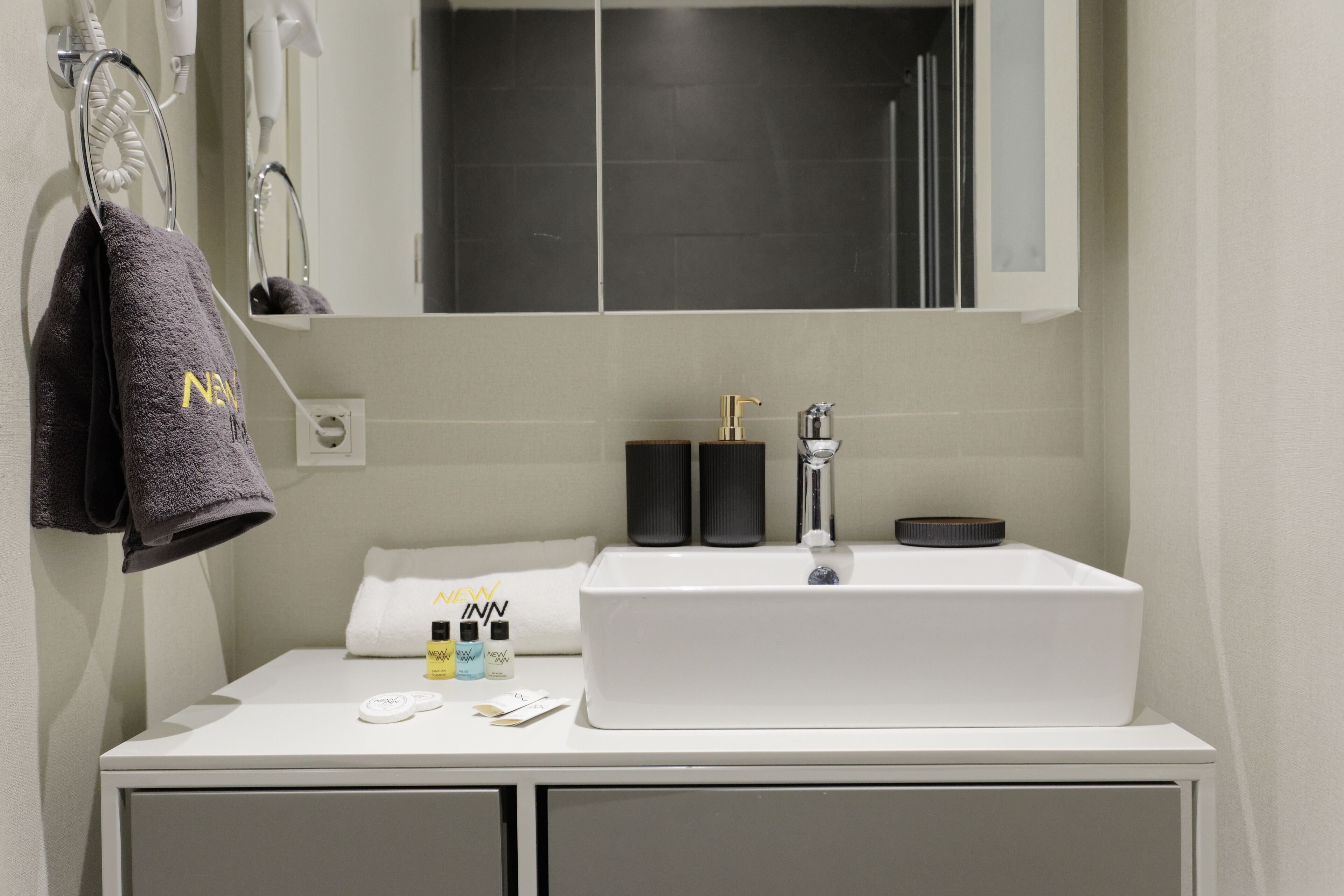 Roya Nova by New Inn