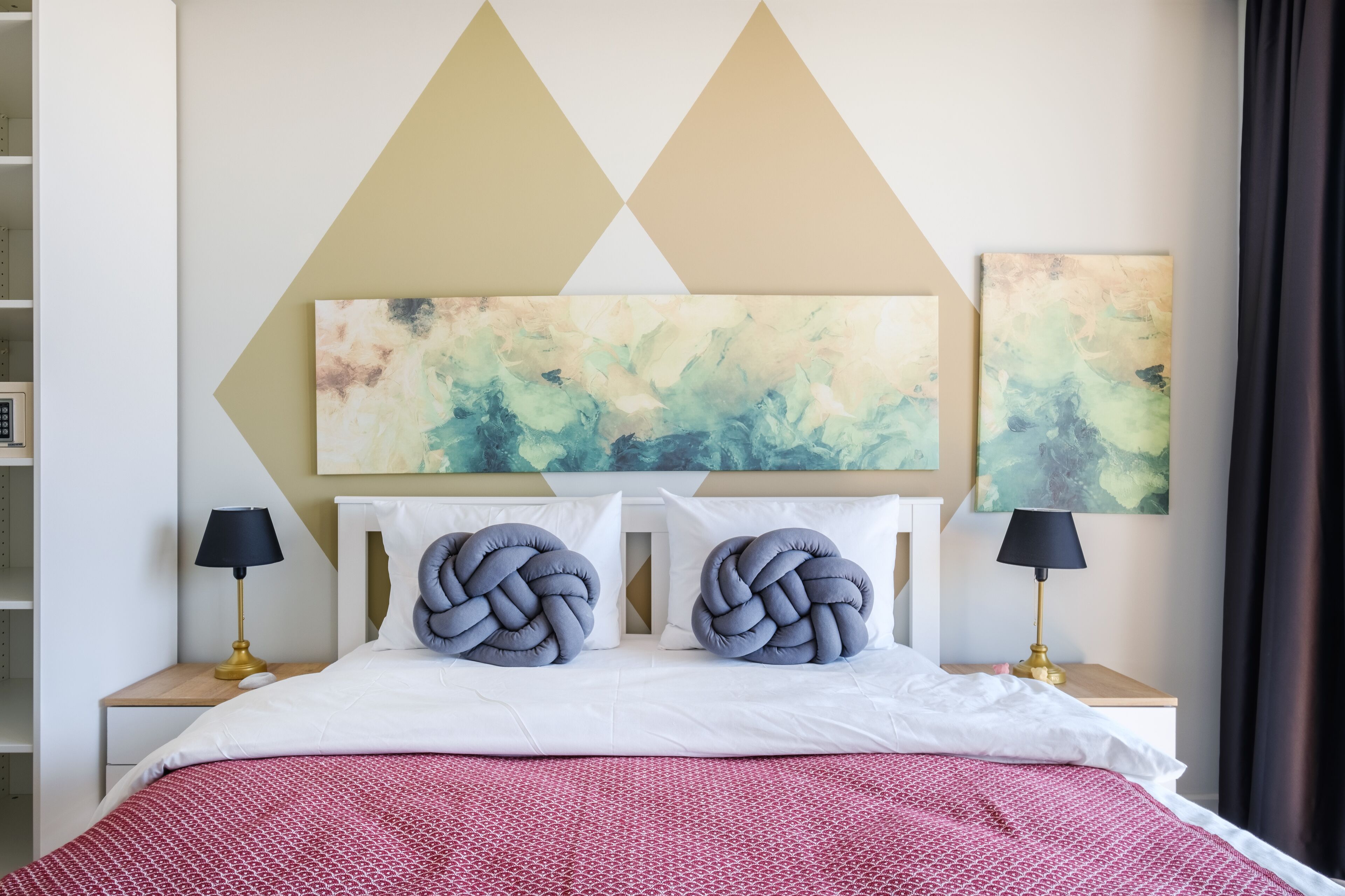 Roya Nova by New Inn