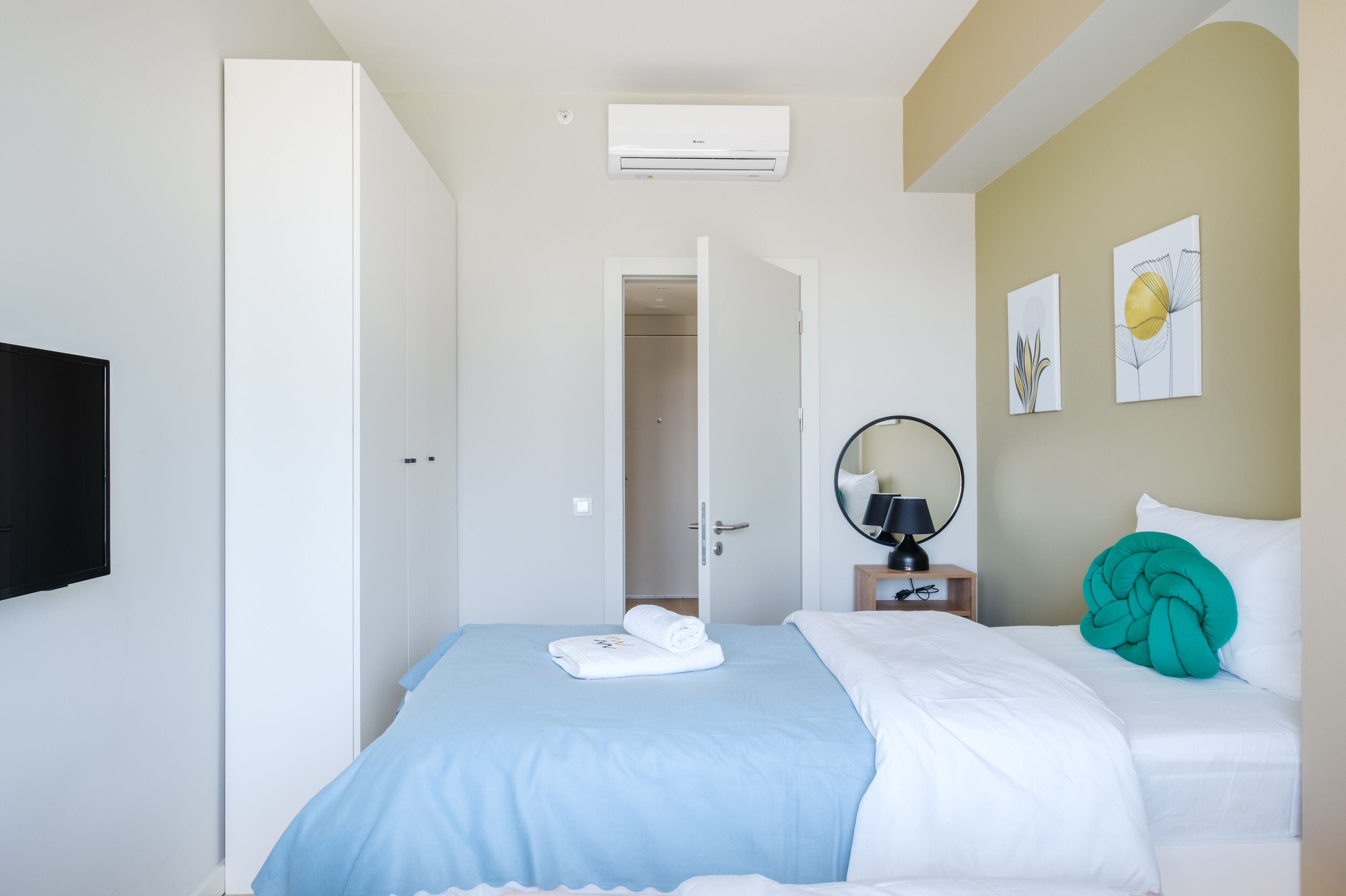 Roya Nova by New Inn