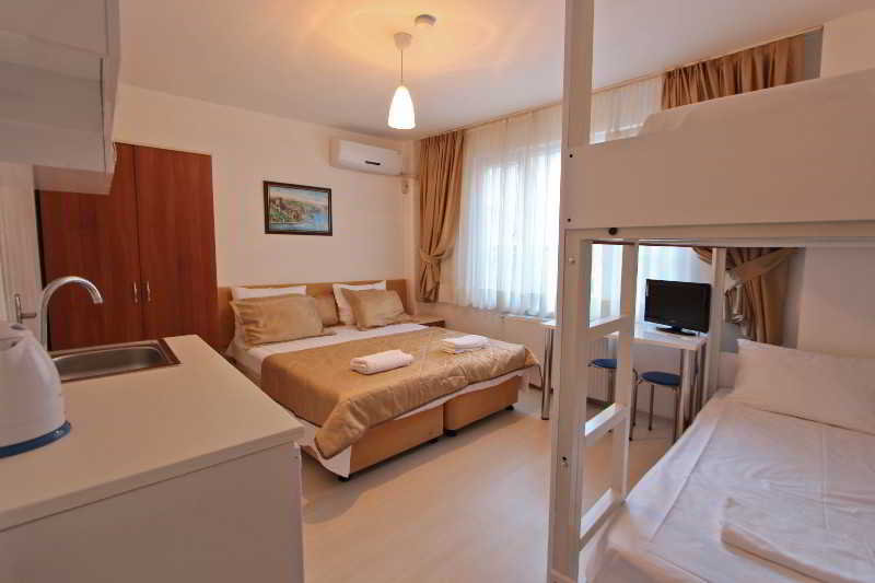 Nicoleport Hotel