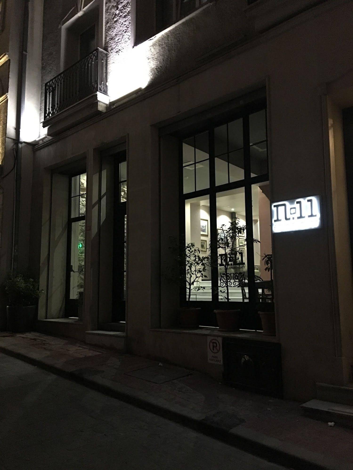 No11 Hotel & Apartments