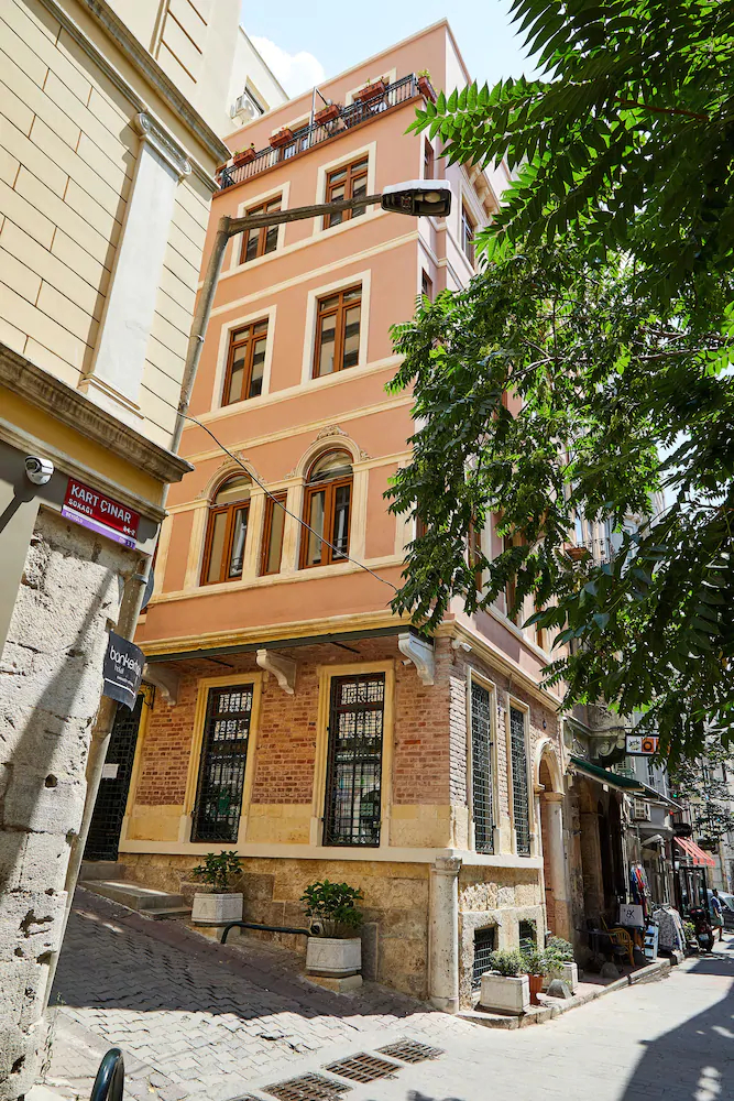 No 8 Galata