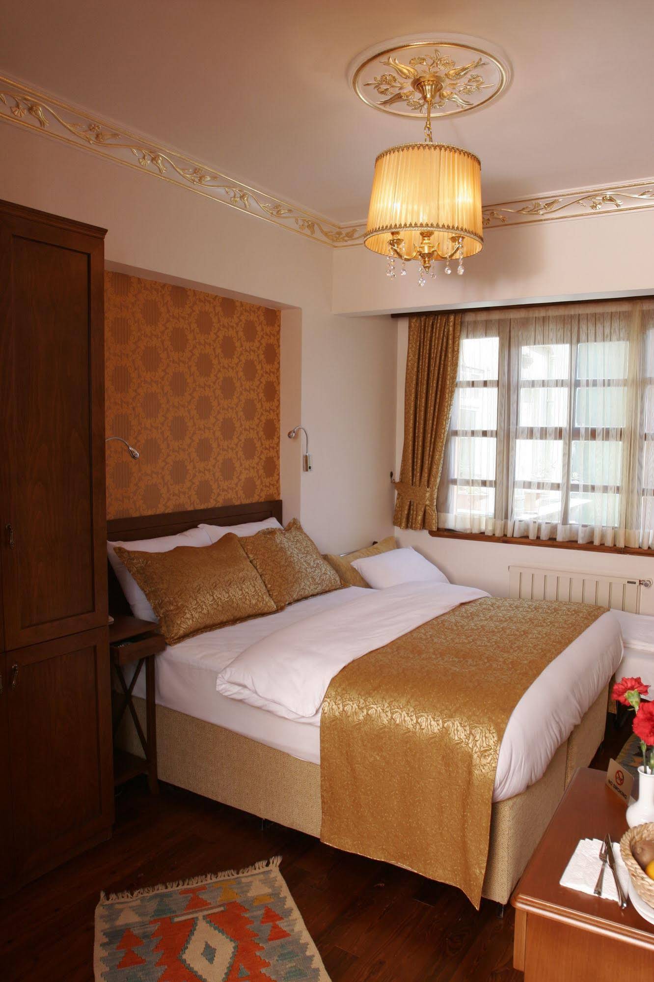 Old City Luxx Boutique Hotel