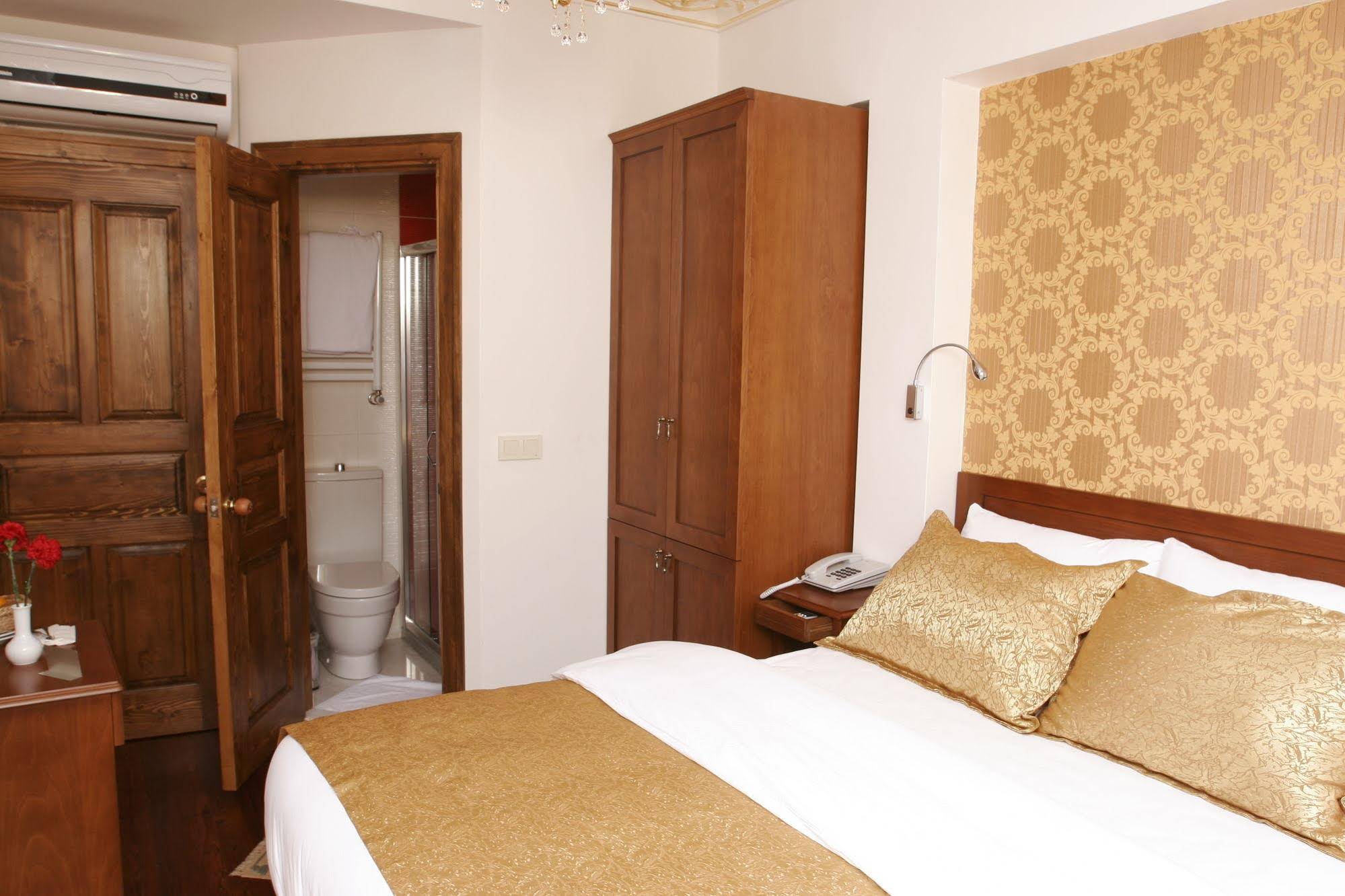 Old City Luxx Boutique Hotel