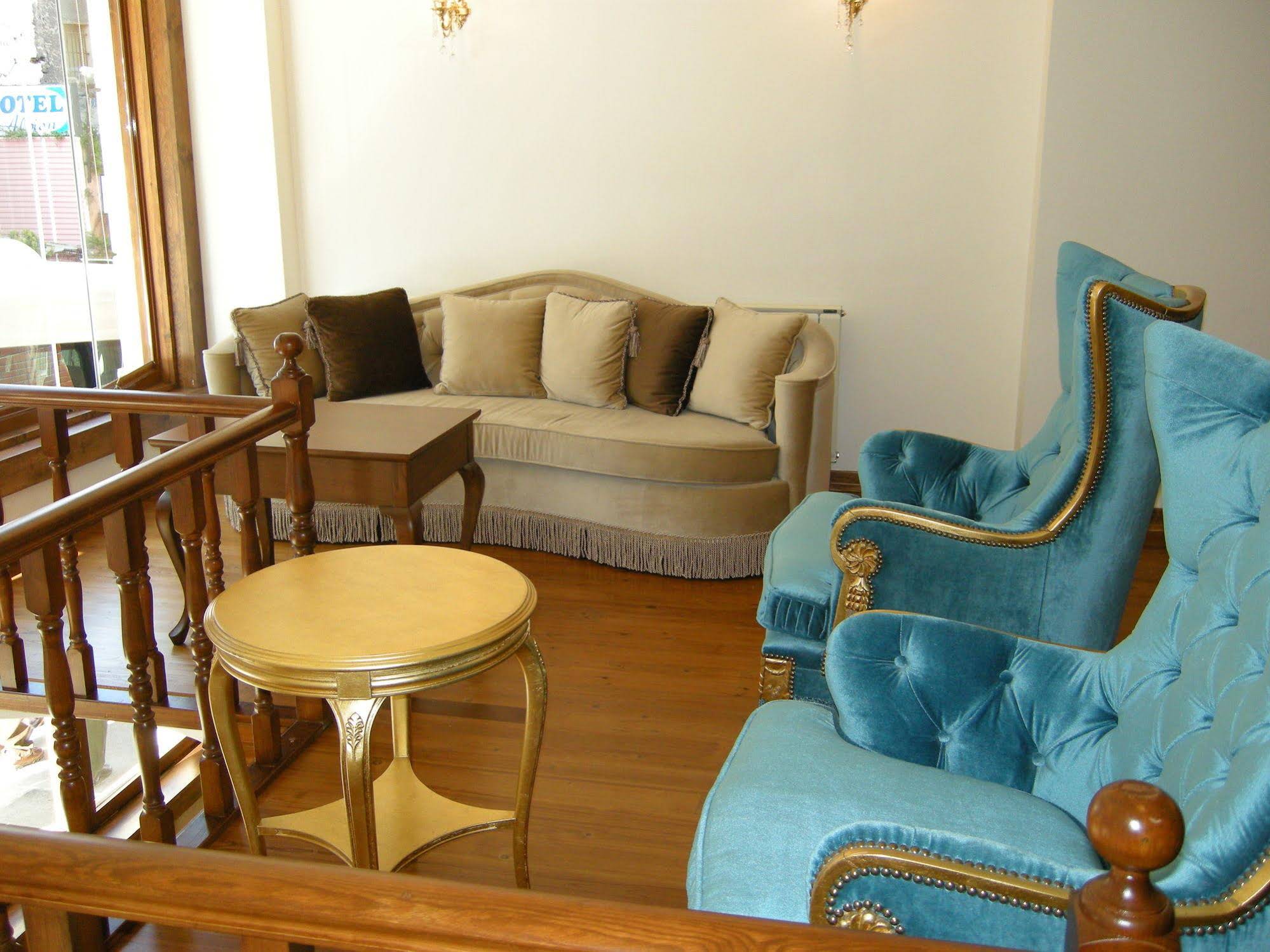 Old City Luxx Boutique Hotel