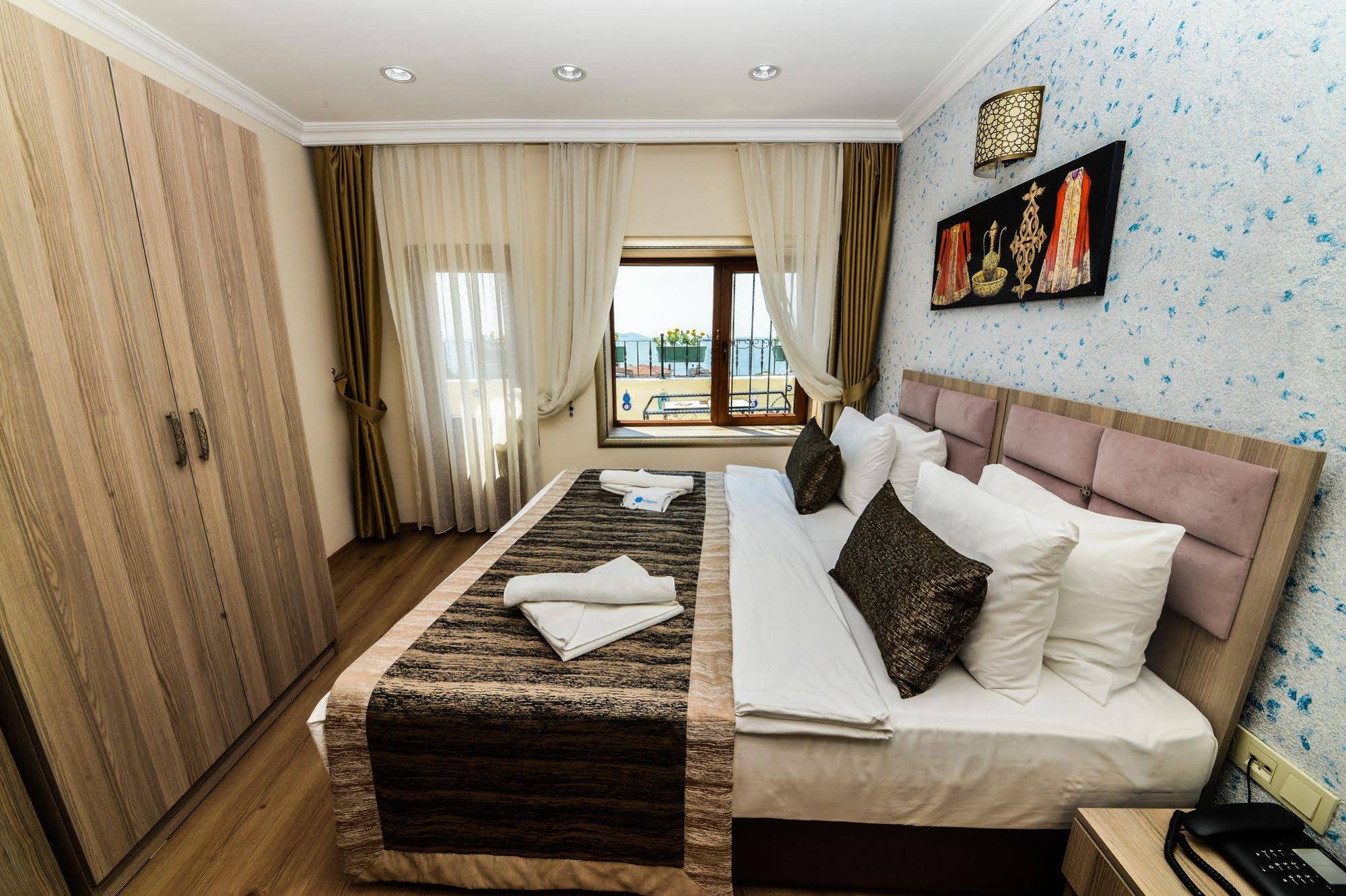 Big Orange Hotel