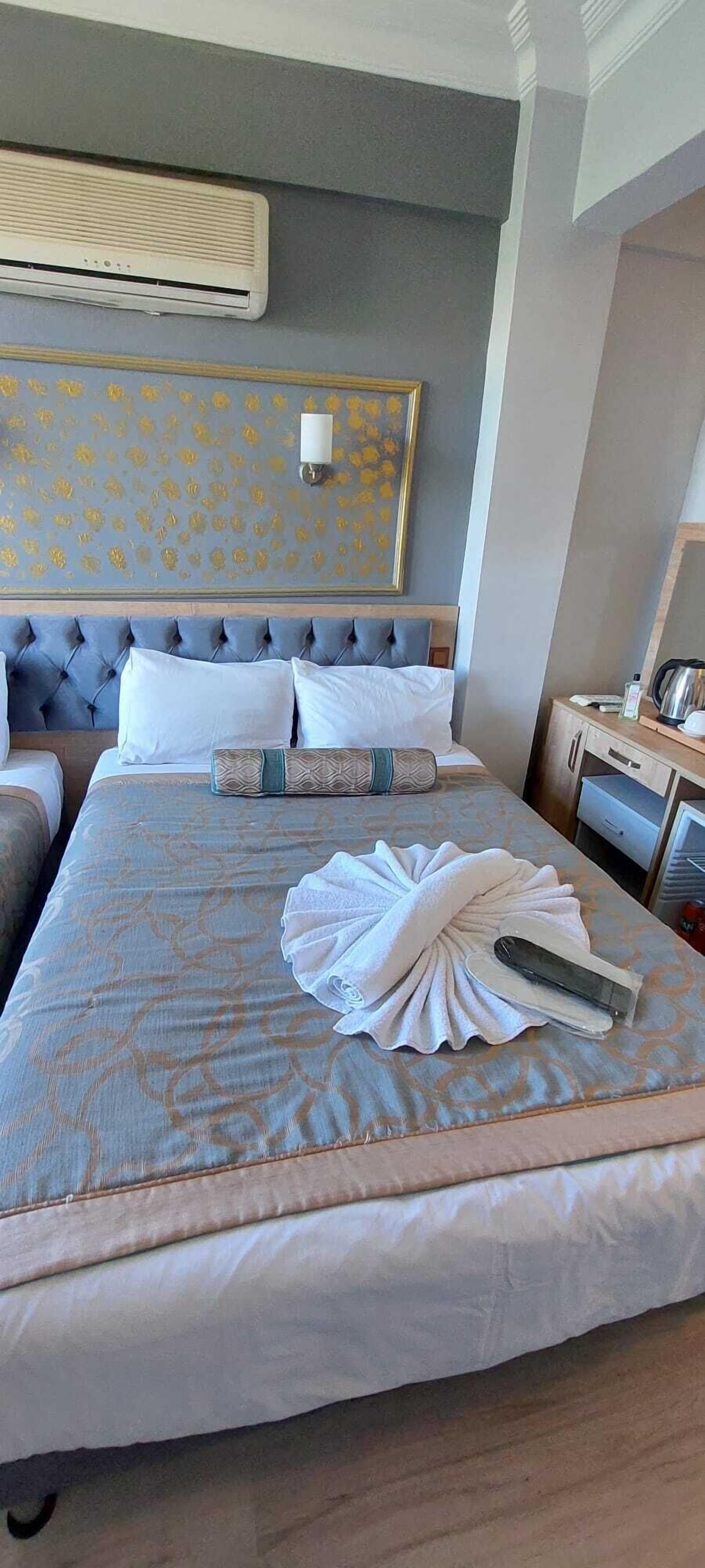 Paris Hotel Cafe Restaurant