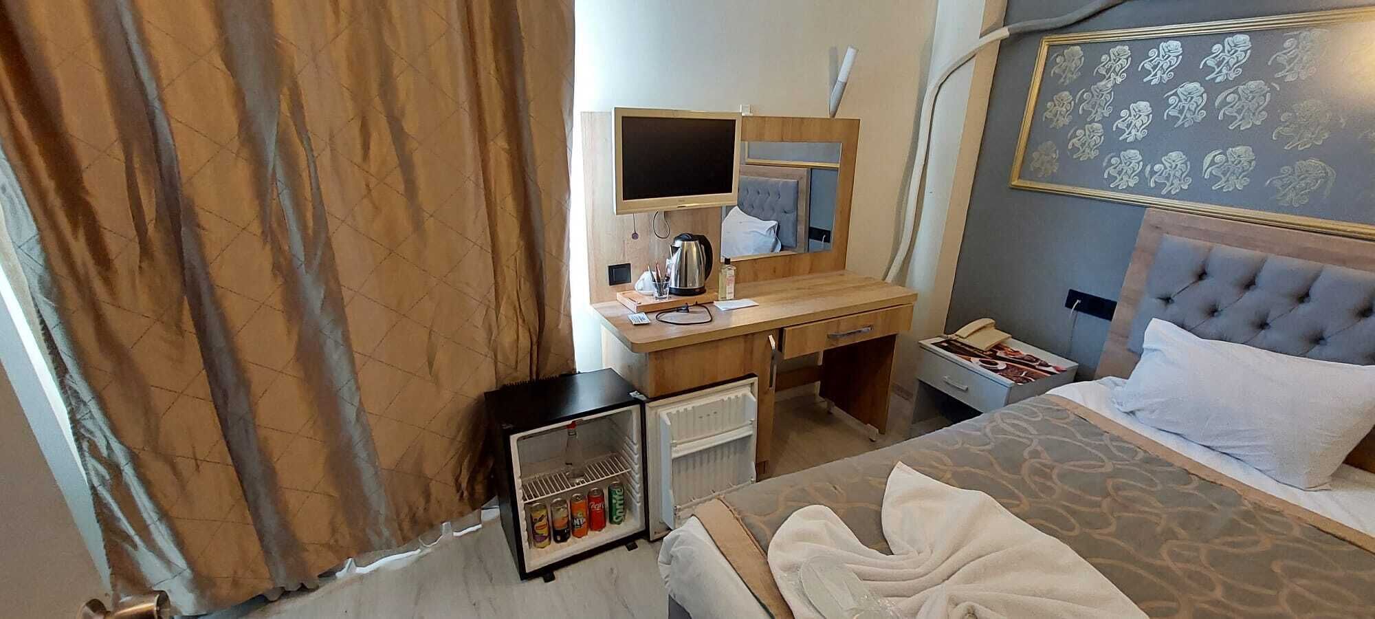 Paris Hotel Cafe Restaurant