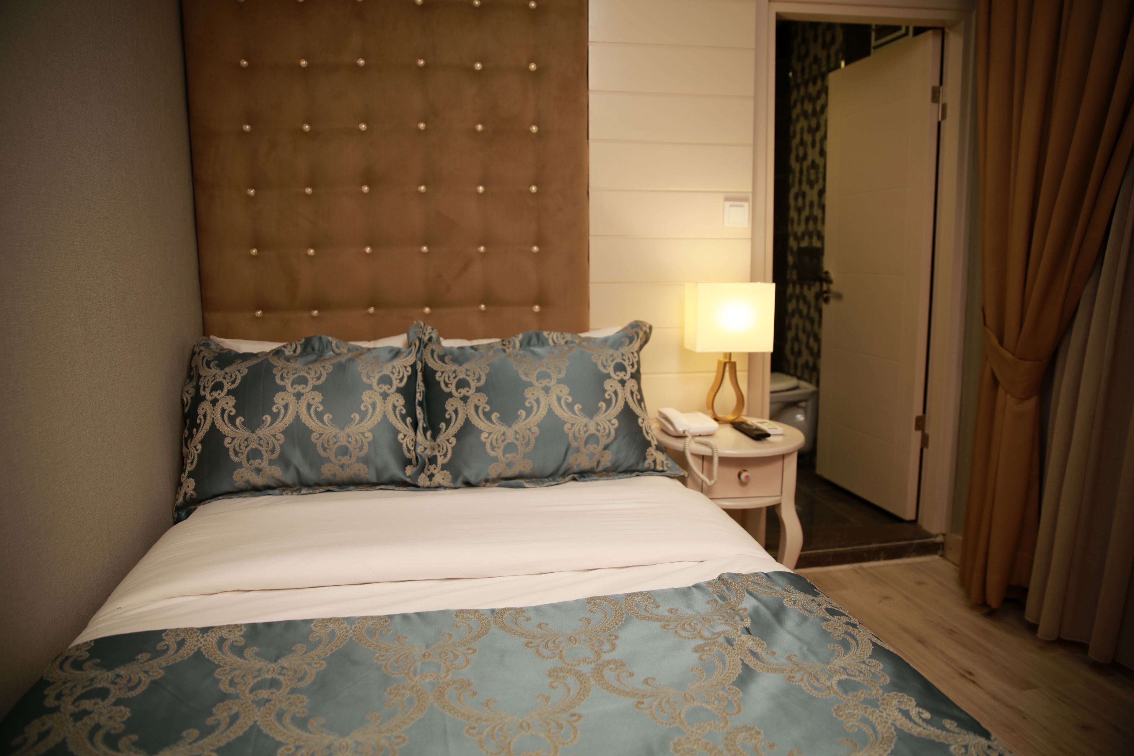 Pelican House Hotel