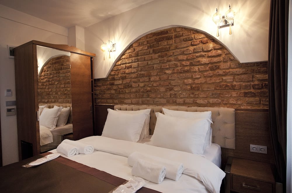 Pera Line Residence