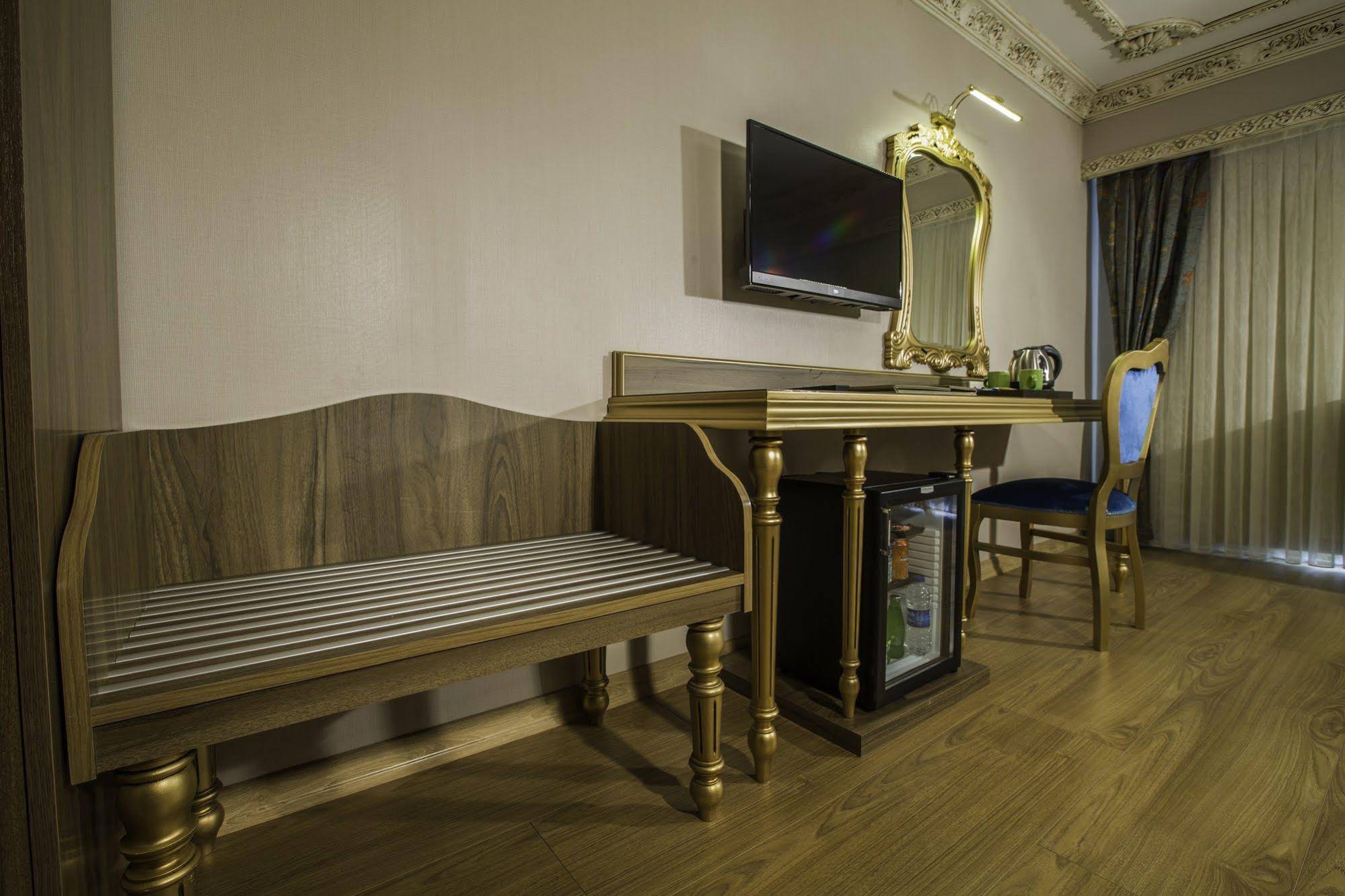 Phosphorion Hotel