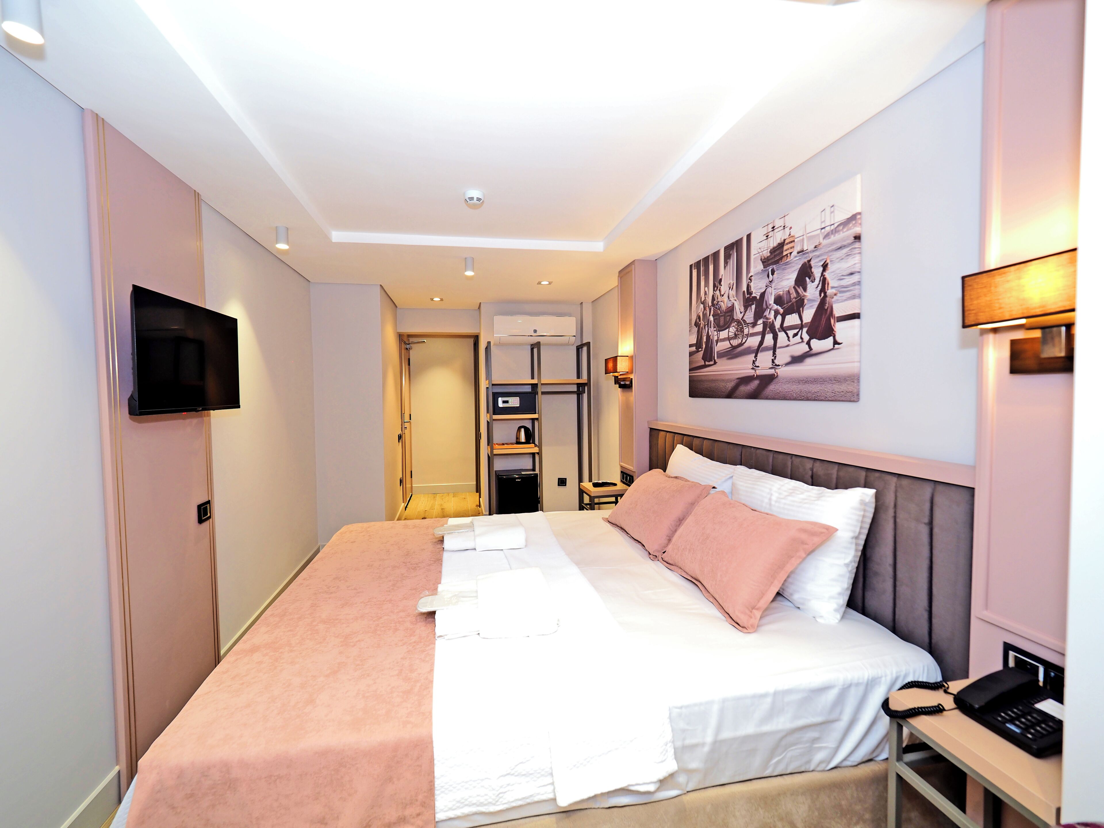 Premium Hotel Old City