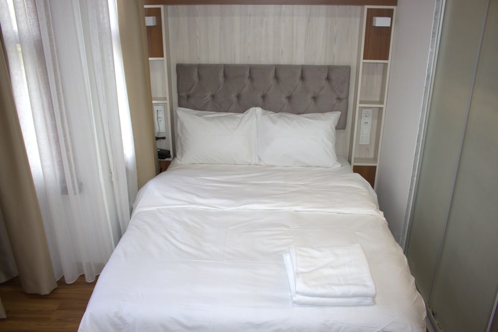 Qonaq Hotel & Suites