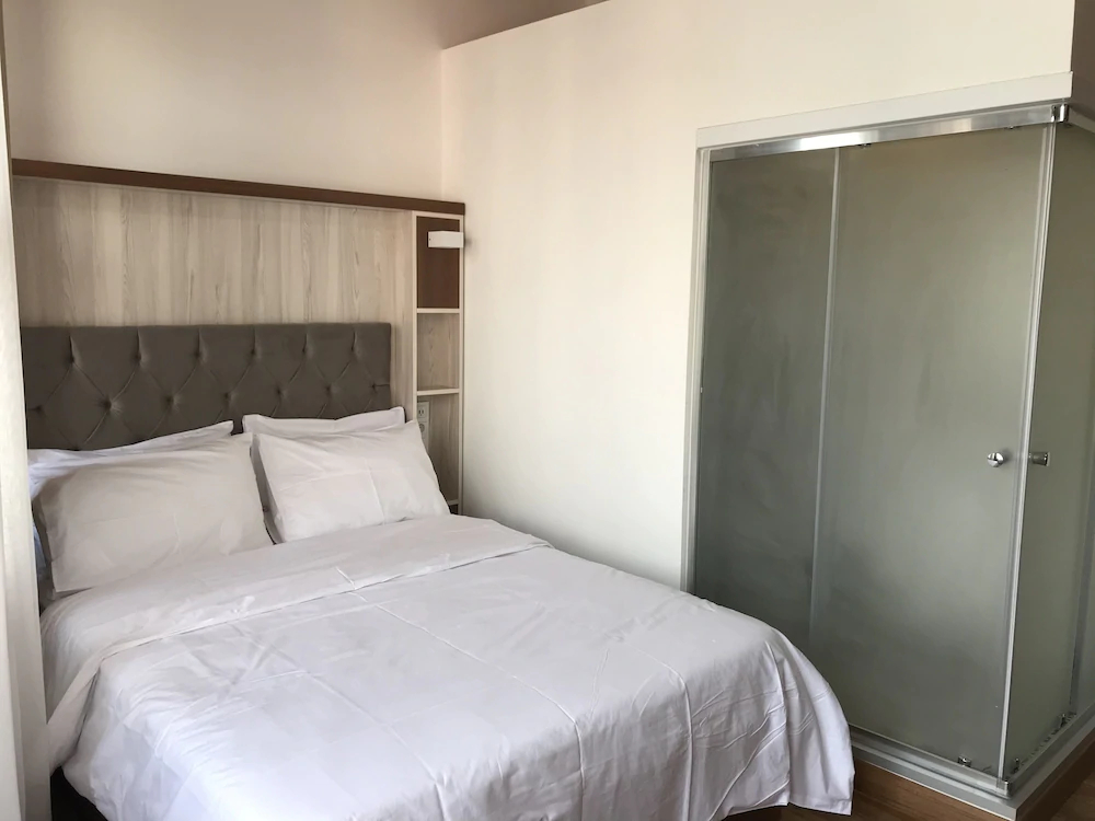 Qonaq Hotel & Suites