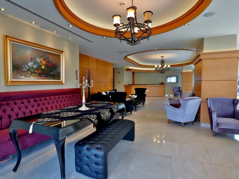Queen Hotel & Spa