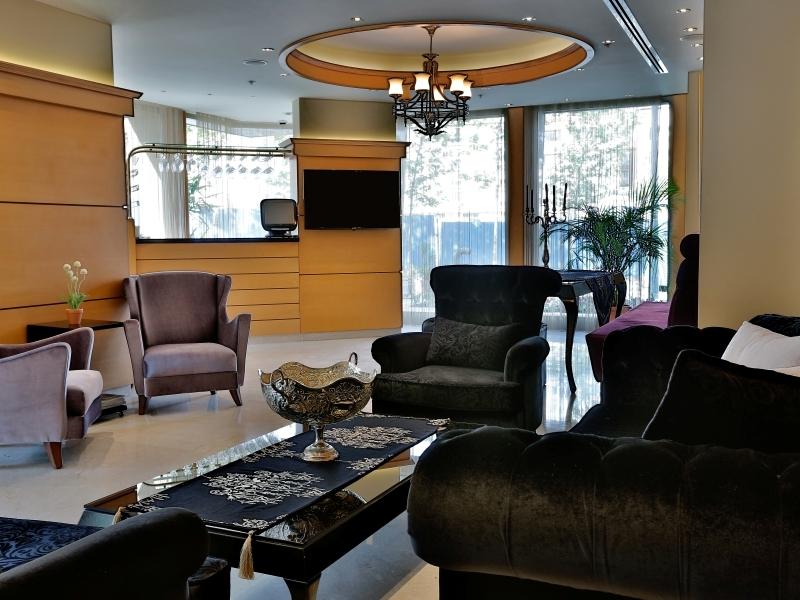 Queen Hotel & Spa