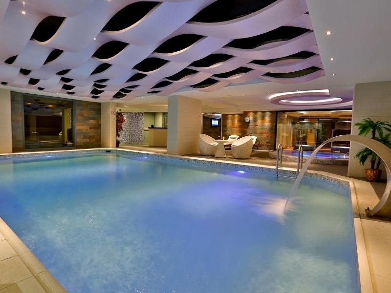 Queen Hotel & Spa