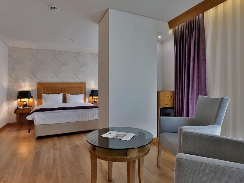 Queen Hotel & Spa