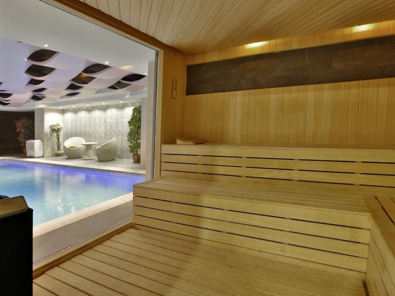 Queen Hotel & Spa