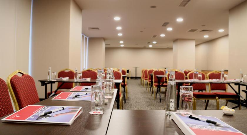 Ramada Hotel & Suites by Wyndham Istanbul Sisli