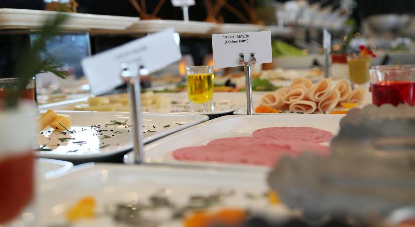 Ramada Hotel & Suites by Wyndham Istanbul Sisli