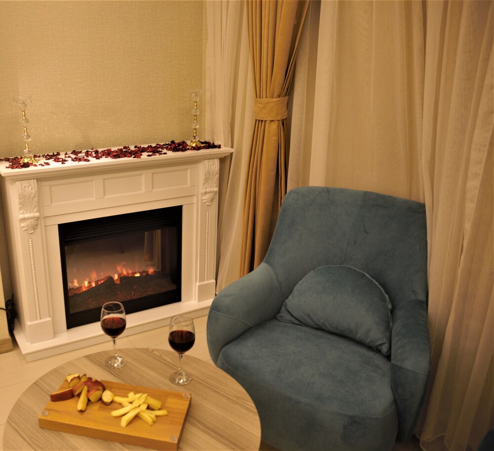 Random Premium Suit Otel