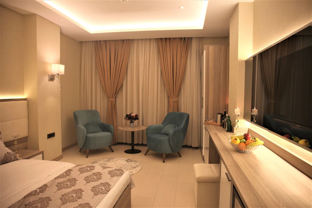 Random Premium Suit Otel