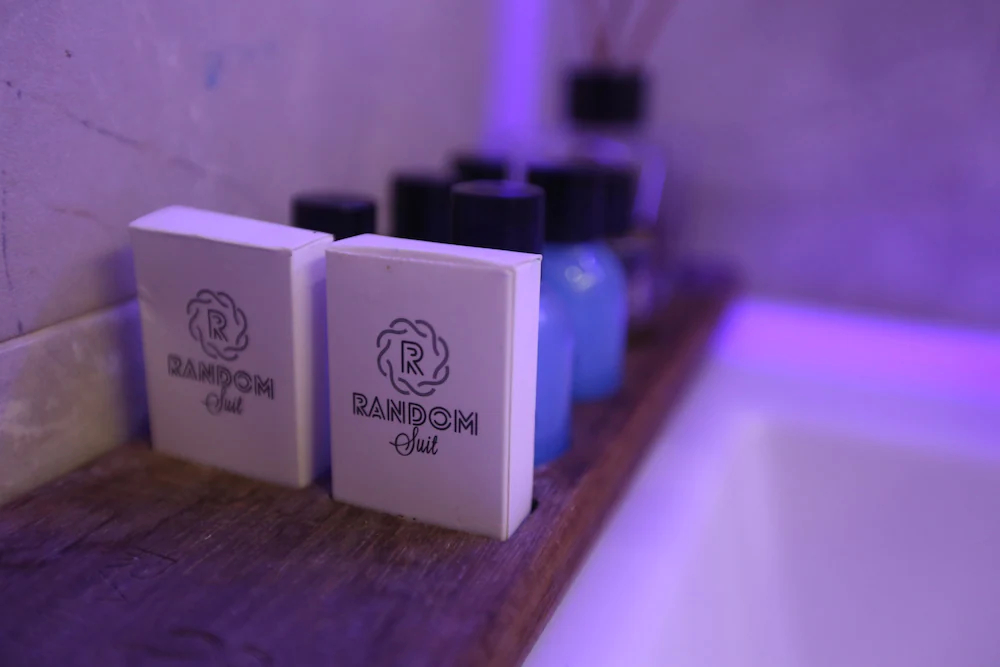 Random Premium Suit Otel