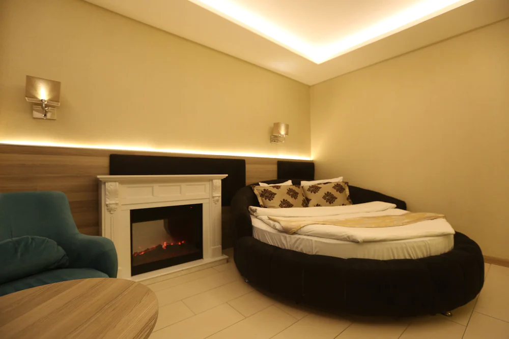 Random Premium Suit Otel